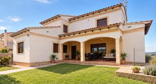 Chalet  Carrer gladiol. Tu nuevo hogar te espera en valldemar, calafell!