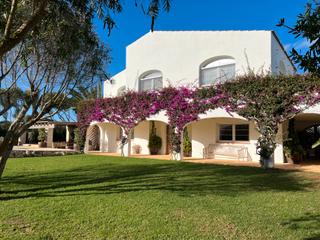 Masia a Camí de s'ullastrar 2. Casa fantastica con 4 dormitorios, 4 baños,  439m2 construidos,