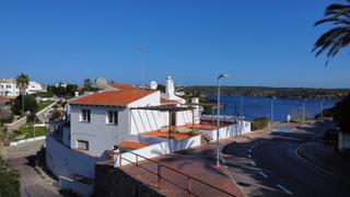 Edifici a Passeig marítim 13. ¿alguna vez has soñado con vivir en menorca, tener tu propio neg