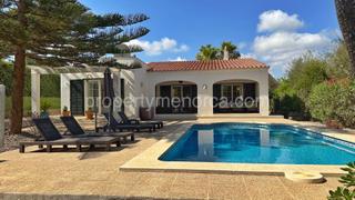 Chalet à Es Grau-Serra Morena. Una villa fantastica con jardin hermoso y terraza  y garaje