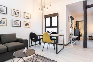Location Appartement  Carrer de la reina na maria 13