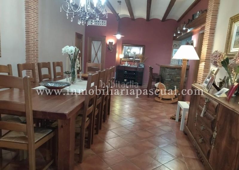 Foto f9884832-d43f-4e09-b0fc-92d71faa40ba. Casa con parcheggio in Muro de Alcoy