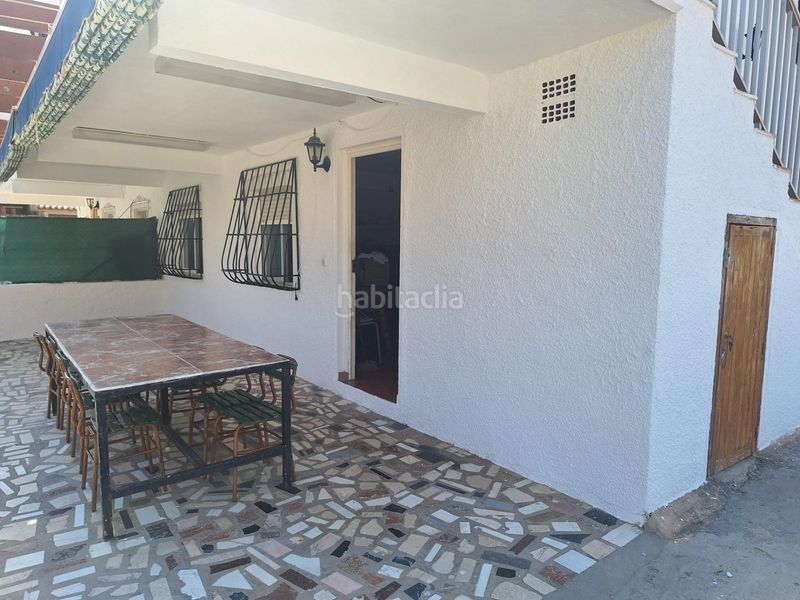 Foto efcac75c-f65f-4958-90a9-9ab575b092c3. Casa adossada a Pueblo Acantilado-Lanuza Campello (el)