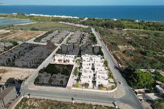 Casa adossada a La Marina