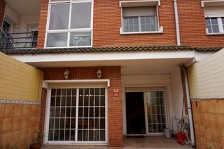 Casa adossada  Carrer de garcía lorca. Casa en tordera!!! amplio comedor, 3hb posible 4h 2 baños terraz