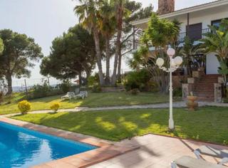 Chalet à Santa Susanna. Espectacular casa independiente a estrenar con vistas al mar en