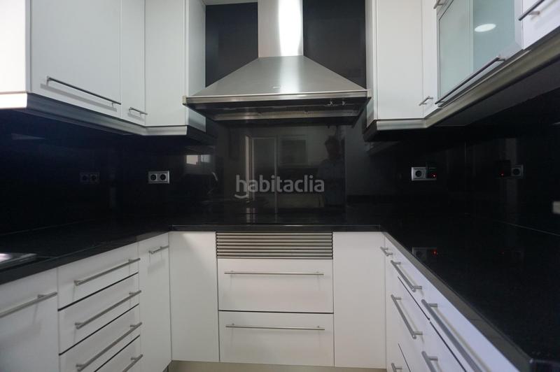 Foto 2c4c3796-e4e6-48de-b8be-e501a2eb951d. Penthouse with heating in Centre Pineda de Mar