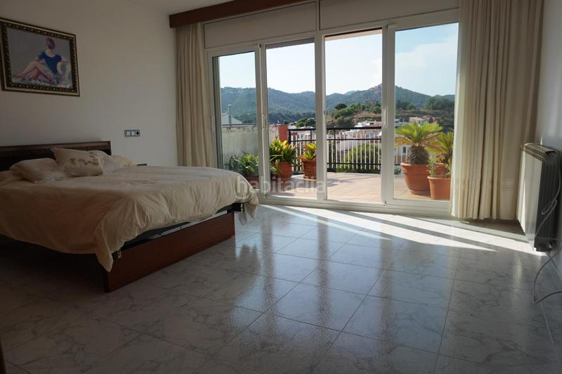 Foto 5e9c6f7e-af70-4aec-a8ba-feeb029d7627. Penthouse with heating in Centre Pineda de Mar