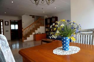 Casa en Sant Pere. Amplia casa adosada en tordera con garaje doble, terraza y 4 hab