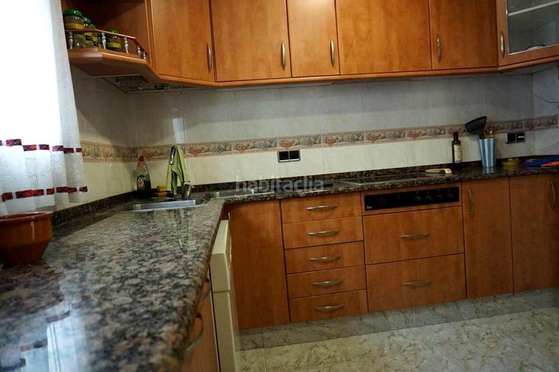 Foto 053dc313-c214-4acc-a0b3-660ac5e6ca0a. Casa amplia casa adosada con garaje doble, terraza y 4 habitaciones lista para entrar a vivir en Tordera