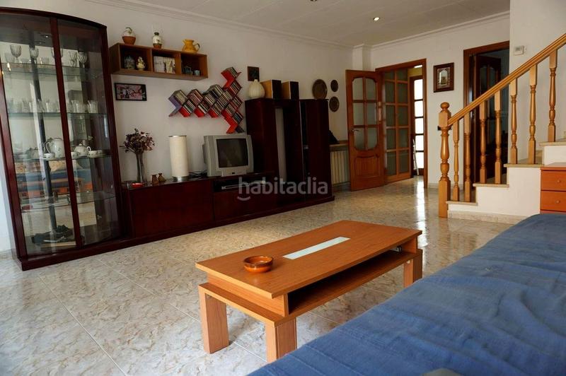 Foto 9316c789-fe08-41a7-8a46-3e1a6f0566ae. Casa amplia casa adosada con garaje doble, terraza y 4 habitaciones lista para entrar a vivir en Tordera