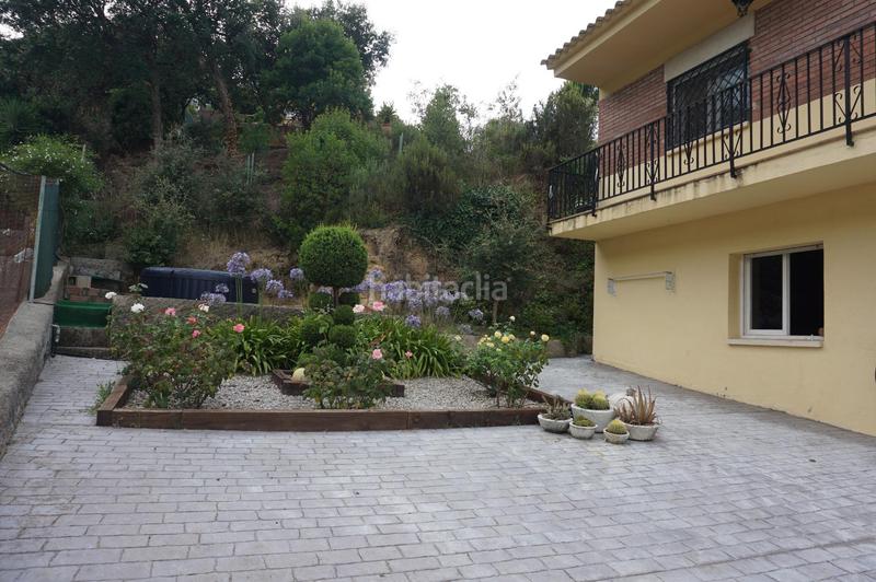 Foto 96cc818b-e30f-4261-8120-81c8b3c998f0. Chalet  con gran parcela y muchas posibilidades en Palafolls