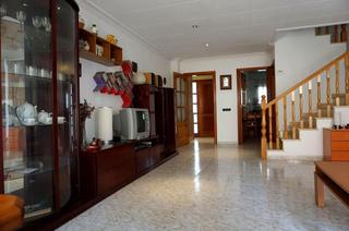 Haus in Sant Pere. Amplia casa adosada en tordera con terraza, garaje privado y esp