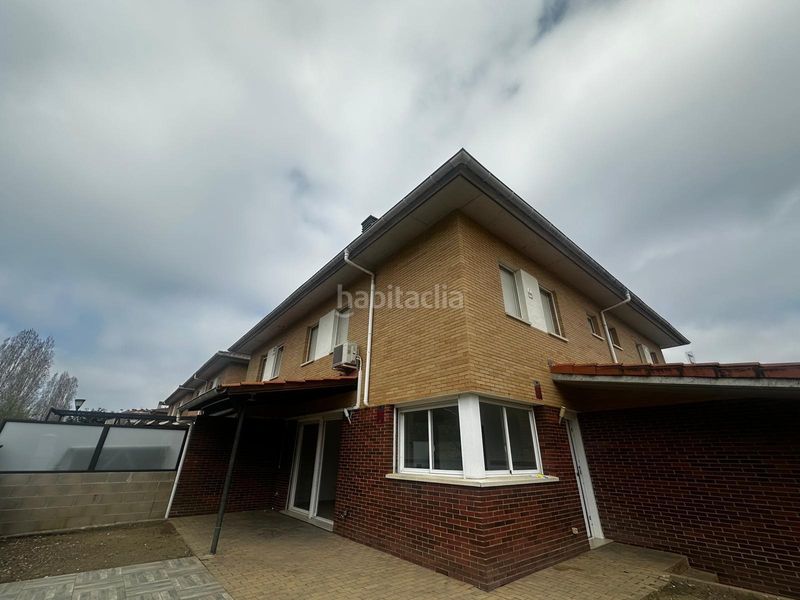 Foto ac2fac76-f2ae-42a7-a726-307da829bf7b. Casa amb calefacció aparcament a Tordera Tordera
