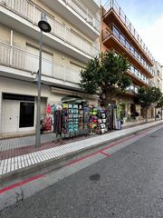 Local Comercial en Tossa de Mar. Local comercial de 151 m2 en una de las mejores ubicaciones de t