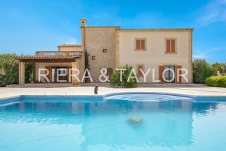 Mas à Manacor Centre. Romãntica casa de campo en venta de estilo mallorquãn cerca de s