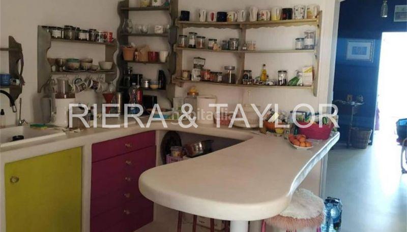 Foto b3c9a1f1-c871-4f6b-a42a-2be4537c7fc2. Casa aparellada a Capdepera poble Capdepera