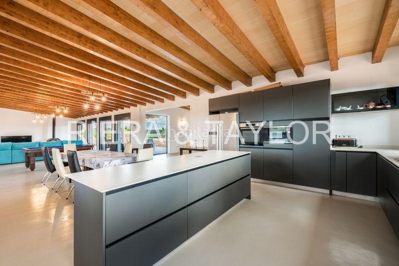 Foto 2567fdd0-8cb1-4ea4-a1bb-bd4bf3a6810b. Masía finca con piscina en Campos poble Campos