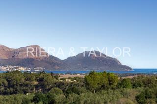 Casa aparellada a Muro. Casal mallorquien en venta en muro