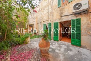 Towny house in Campos poble. Venta casa seãorial en campos mallorca