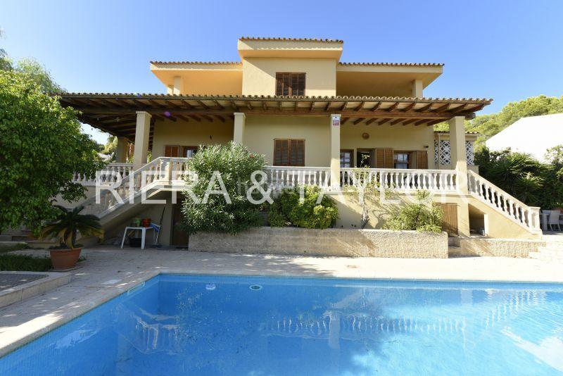 Foto b9040073-73ff-4281-a720-68c6279b575b. Casa bifamiliare in Costa d´en Blanes Calvià
