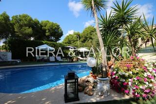 Casa aparellada a Cala Ratjada. Gran chalet con piscina y apartamento independiente en cala ratj