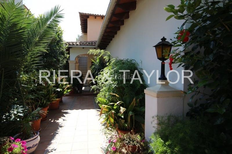 Foto 3750074b-aff4-47cb-9bb3-d60d73ac62c8. Casa aparellada a Cala Ratjada Capdepera