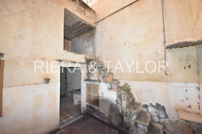 Foto db0e2c4f-88e9-4e0e-bbc3-95e1dd08bb7c. Casa aparellada a Manacor centre Manacor