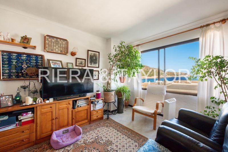 Foto 9e971816-478e-46ef-94f7-2bff10f475b7. Casa pareada local con apartamento y almacen en cala agulla en Capdepera