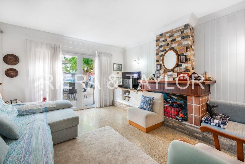 Foto 3284e1f5-f0c3-4c39-8b3a-729e1693beb8. Casa bifamiliare in Cala Ratjada Capdepera