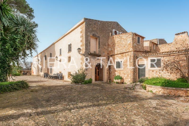 Foto 803ce5d2-6f57-4c71-9230-e414e2965361. Casa aparellada a Sencelles