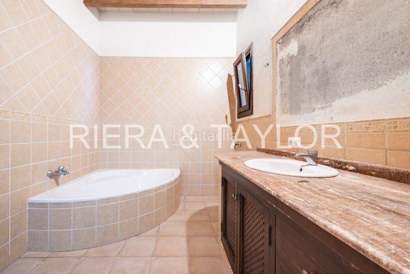 Foto a26304d5-bdd8-4e91-95e8-2e1cfb3df79e. Casa pareada casa en Capdepera poble Capdepera