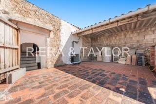 Casa aparellada a Artà Poble. Casa en arta