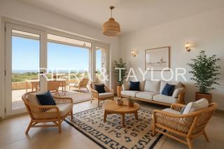 Casa pareada en Sant Lloren des Cardassar. Planta baja en primera lnea de mar en s illot