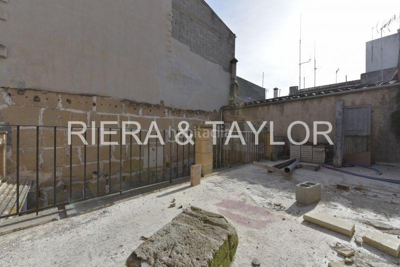 Foto b32d6f28-3222-4e23-befd-63e0c2fc9bc2. Casa aparellada a Manacor centre Manacor