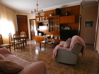 Casa adossada a Centro. Adosada en molina de segura  300 m