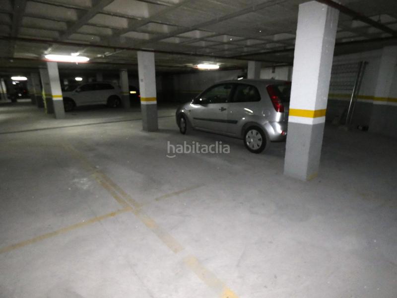 Foto ccfa7d1a-c103-4d01-8f67-8f4b4a3bfc56. Parking voiture dans Espinardo Murcia