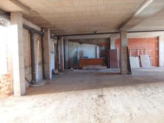 Lloguer Local Comercial a Sagrado Corazón. Local diafano de 240m2