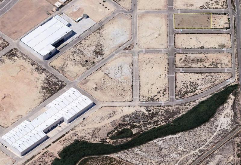 Foto be388256-fc80-40ba-a2a6-9ee296575558. Terrain industriel dans Lorquí