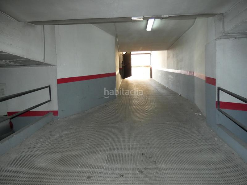 Foto ae130317-50be-4046-8a07-6d8bd005fbc2. Aparcament cotxe a Alguazas