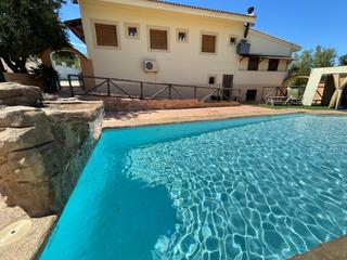 Chalet en Los Valientes. Descubre el encanto y la exclusividad de este impresionante chal
