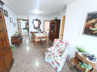 Flat en Centro. Se busca nueva familia para este pisazo en el corazn de molina