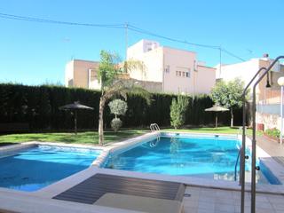 Appartement à Churra. Amplio piso en urbanización privada con piscina en churra