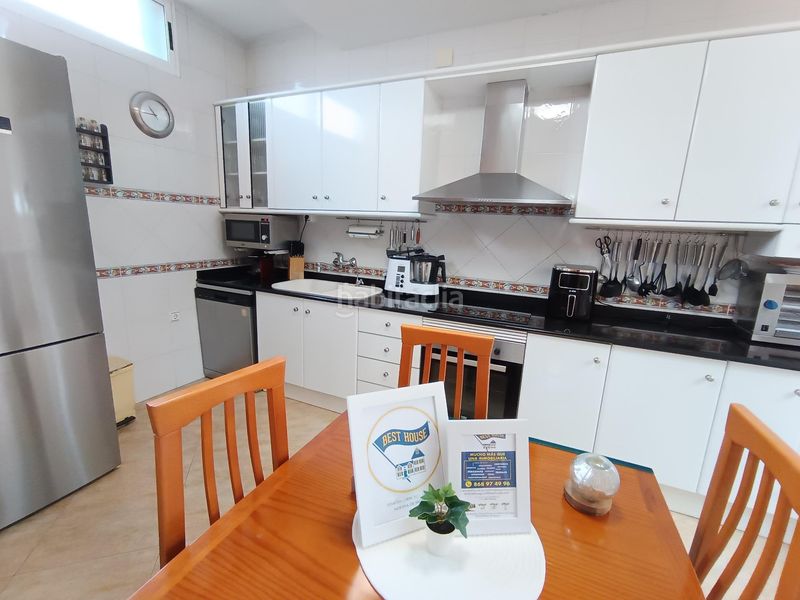 Foto 3c397bcc-b5ce-410f-a486-35b57d7321bf. Casa adosada prepárate para vivir la experiencia de tu vida , barrio de san roque en Molina de Segura