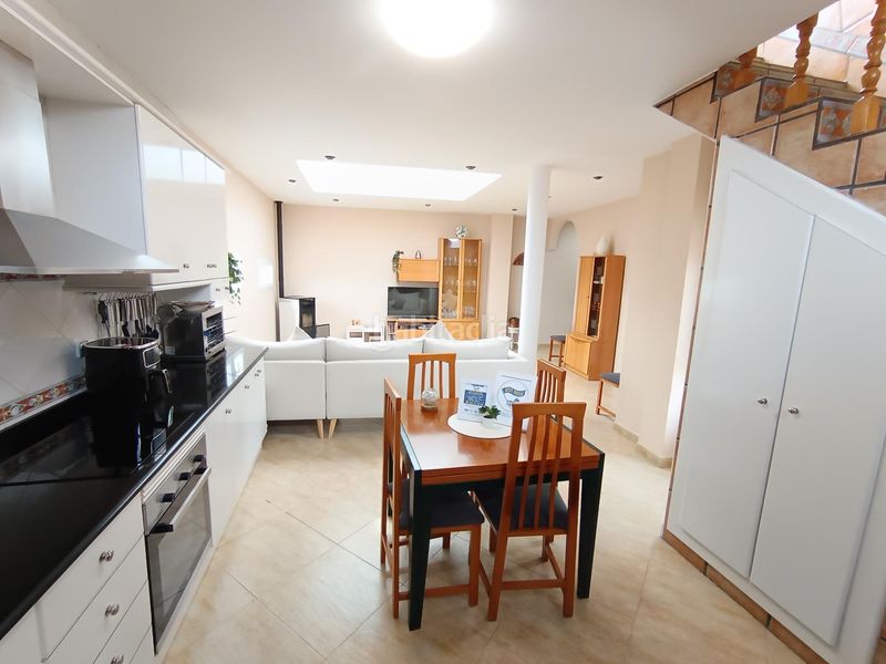 Foto bcd96462-4e90-459a-93dd-54ba203e4570. Casa adosada prepárate para vivir la experiencia de tu vida , barrio de san roque en Molina de Segura