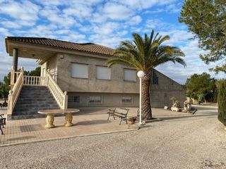Xalet a El Pino. Chalet en el pino en parcela de 5.000m con vivienda de 278m
