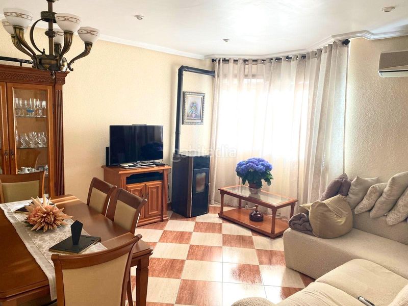 Foto edcf5f75-5397-47fb-88f0-1659f27395c2. Casa adossada amb calefacció aparcament a Ceutí