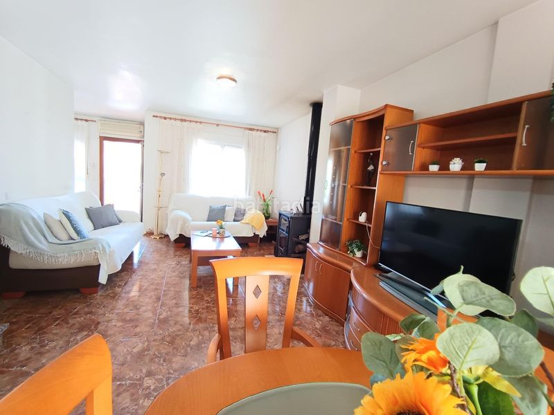 Foto e2be69dd-d3fa-4c93-abc6-b6de30633168. Casa adossada amb calefacció aparcament a Ulea