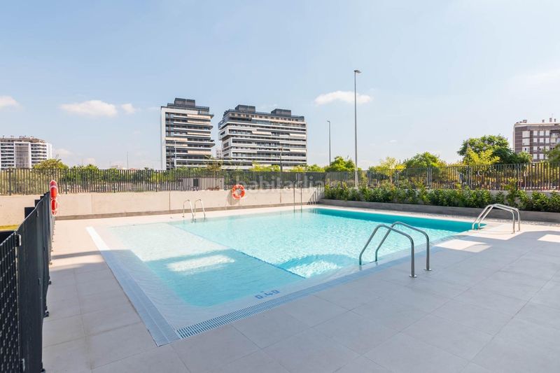 Foto cea6e273-e8ac-4f59-a726-3908edb73f3e. Pis amb calefacció aparcament piscina a Juan Carlos I Murcia
