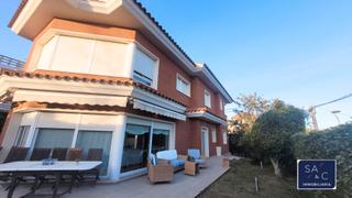 Xalet  Carrer simón bolívar. Chalet en venta en la llosa